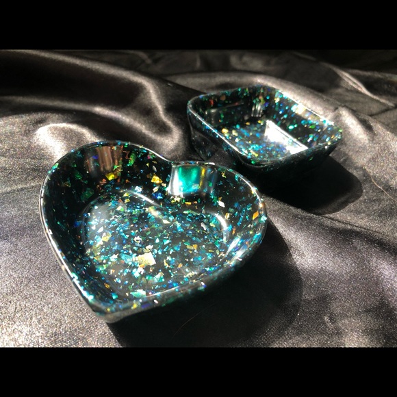 Black & Rainbow Glitter Heart Or Square Ring Dish - Picture 3 of 17